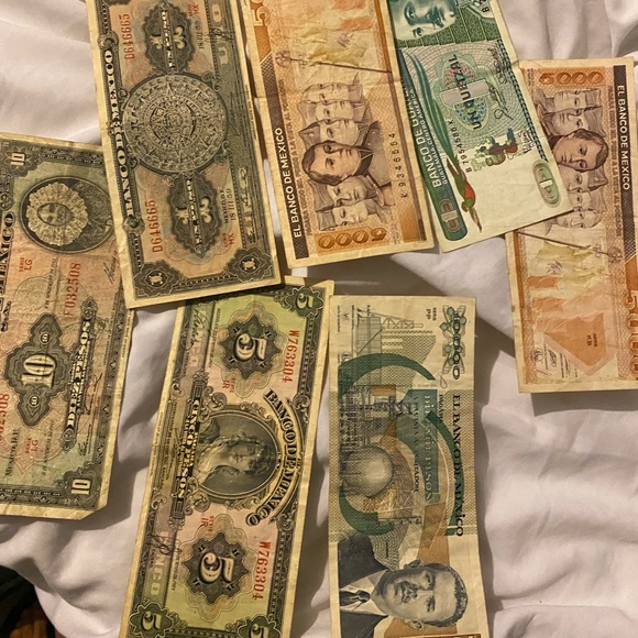 Old Mexican money - Picture 2 of 3